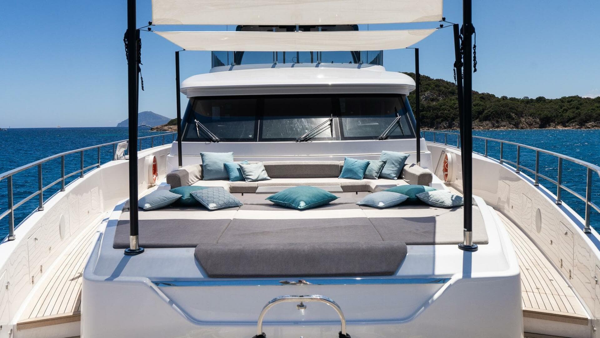 2024 Custom Line Navetta 33