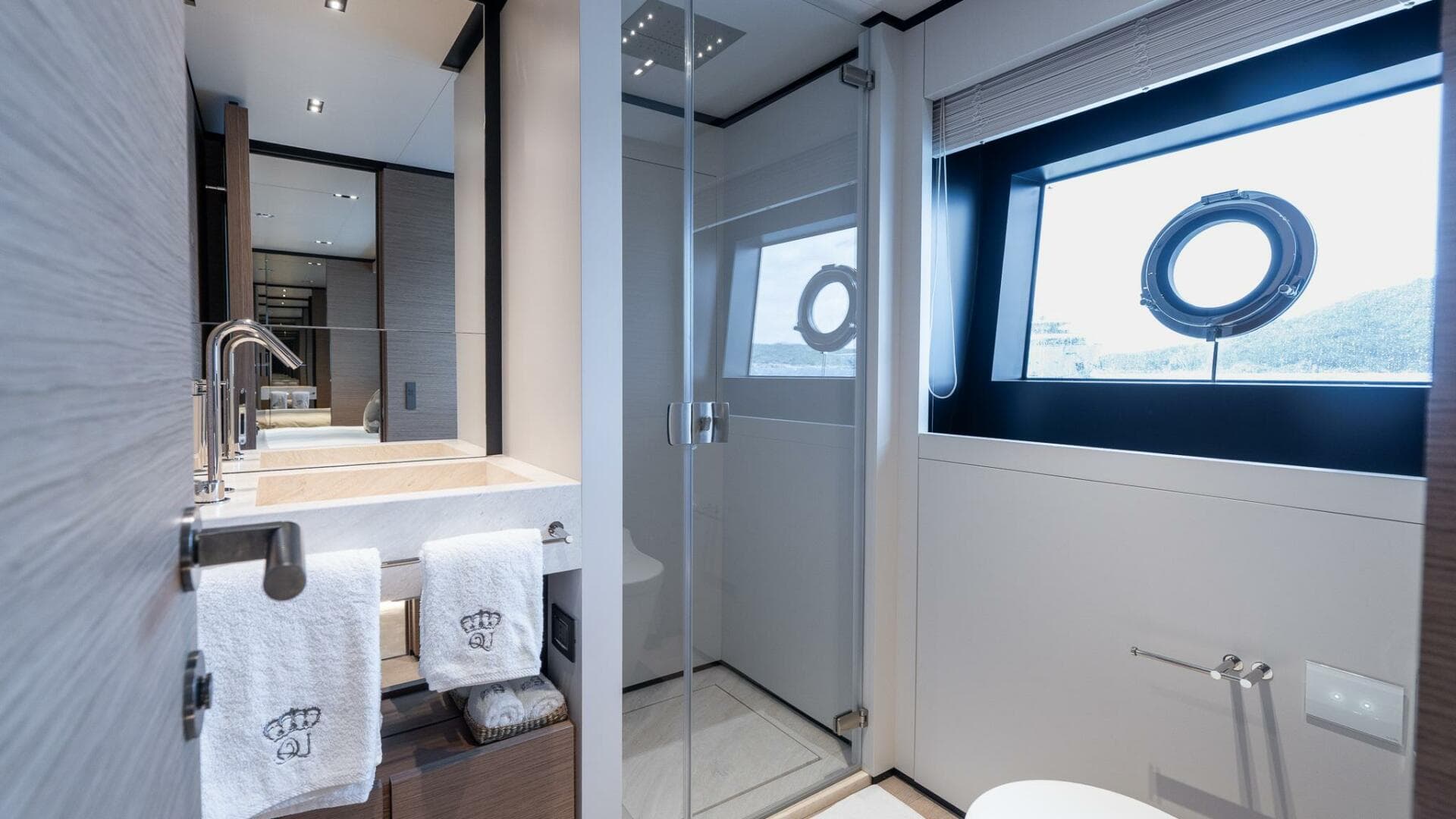 2024 Custom Line Navetta 33