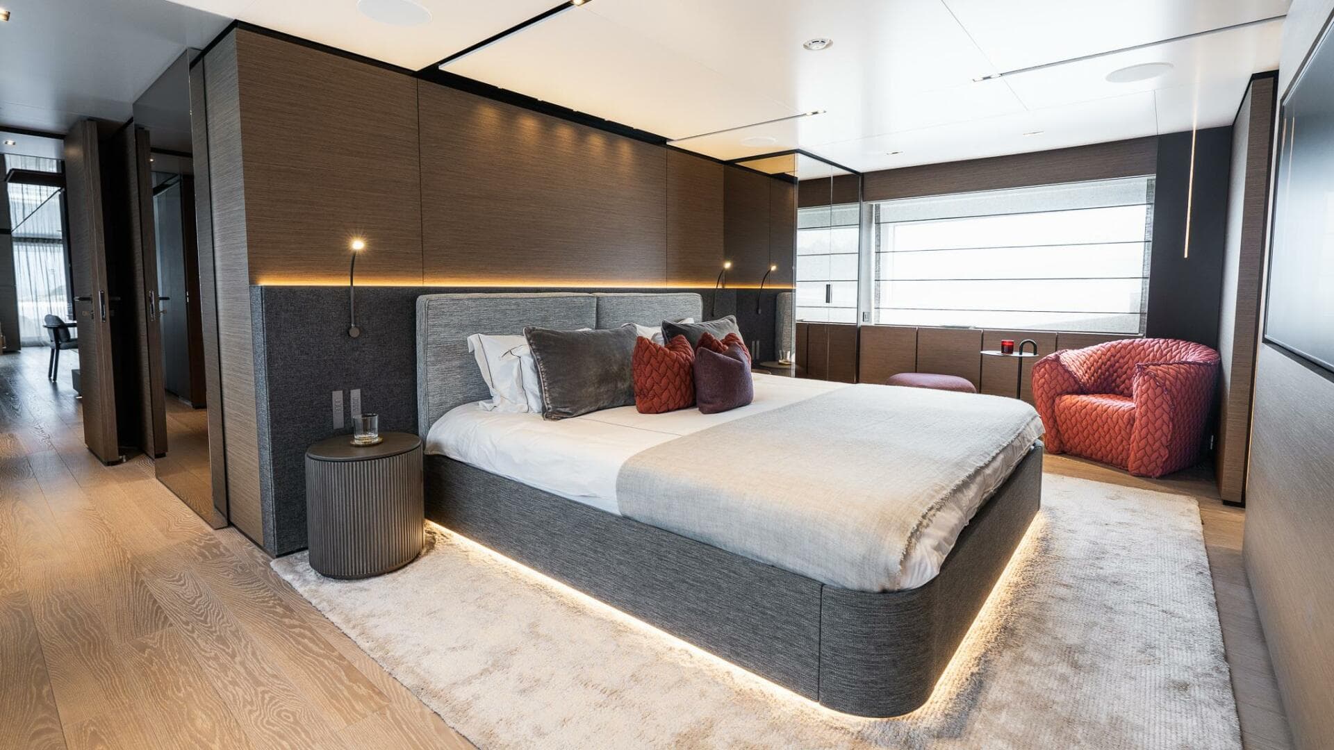 2024 Custom Line Navetta 33