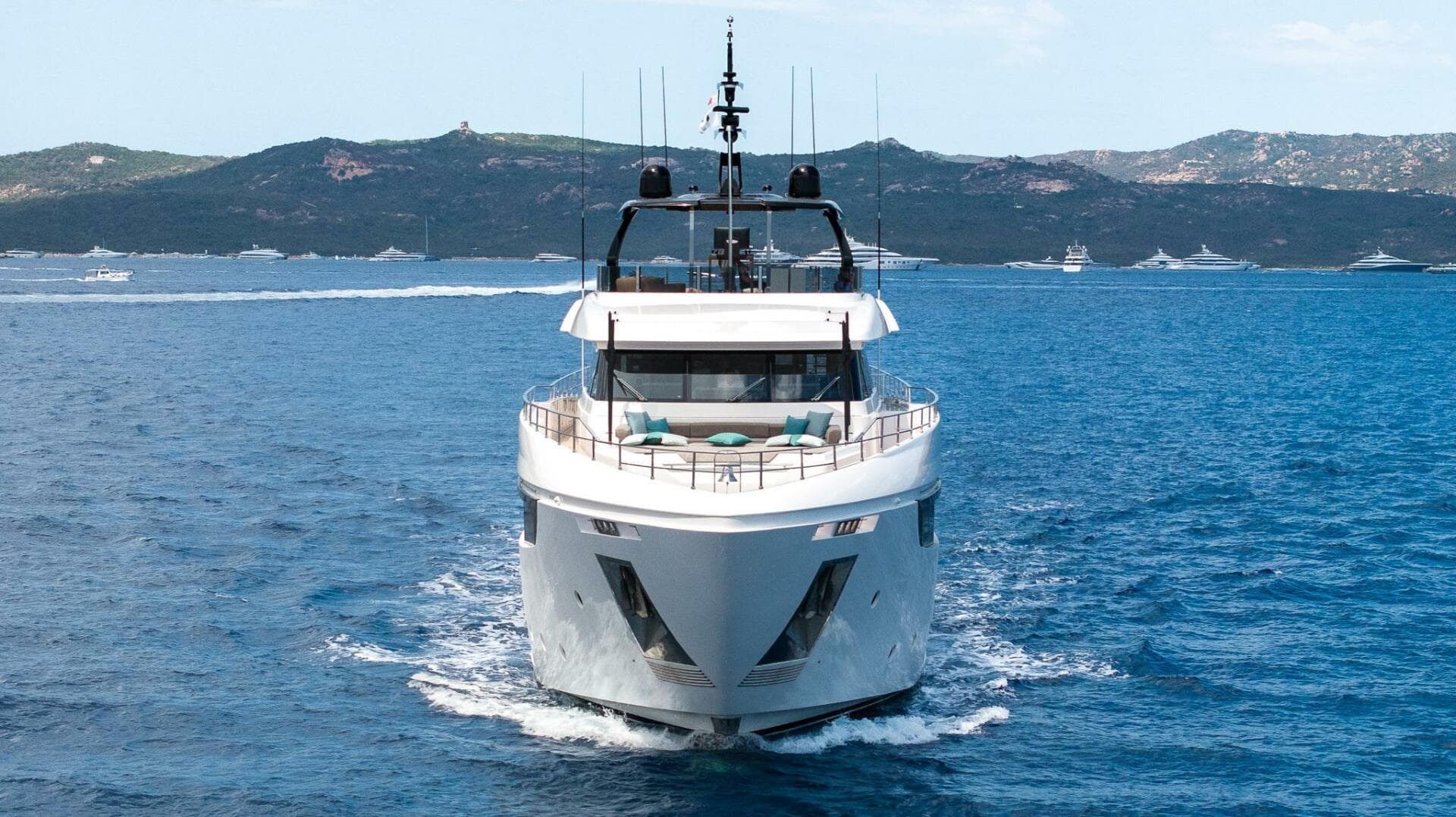 2024 Custom Line Navetta 33