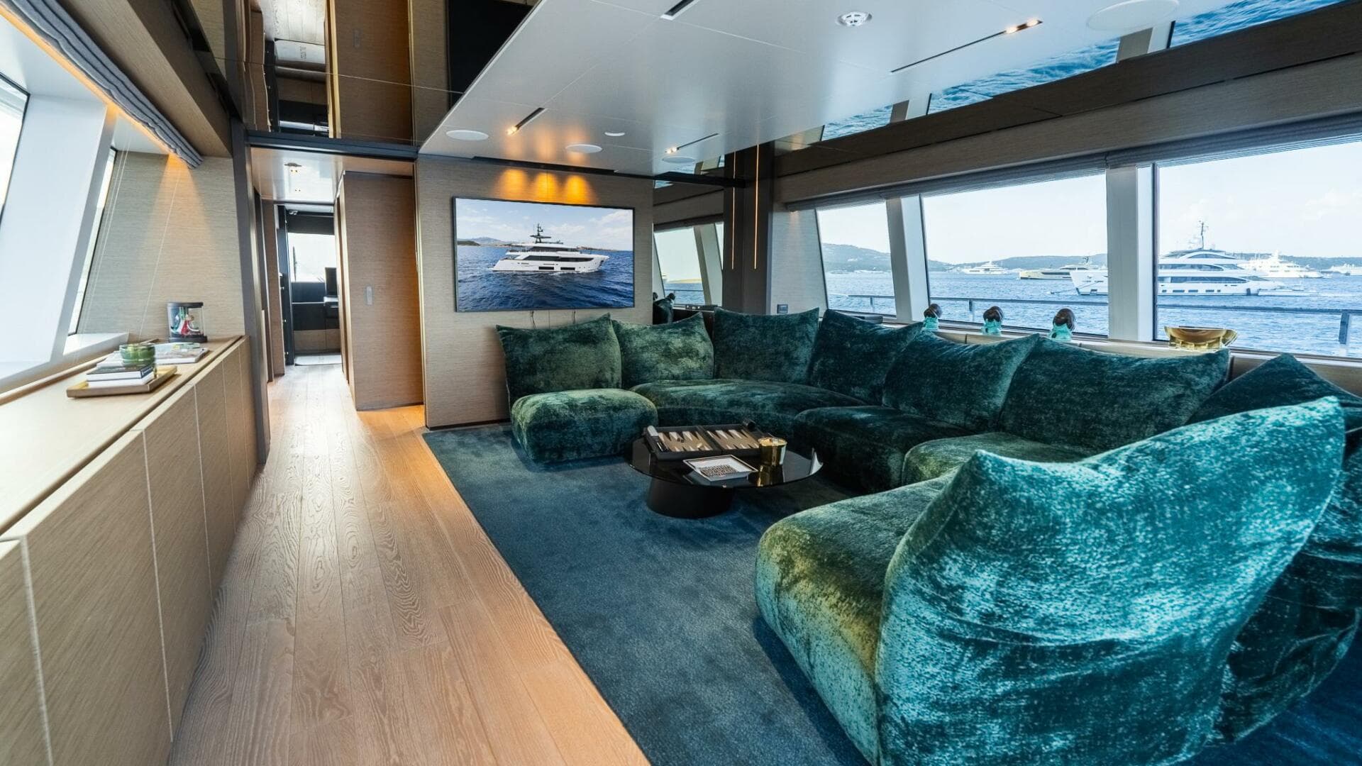 2024 Custom Line Navetta 33
