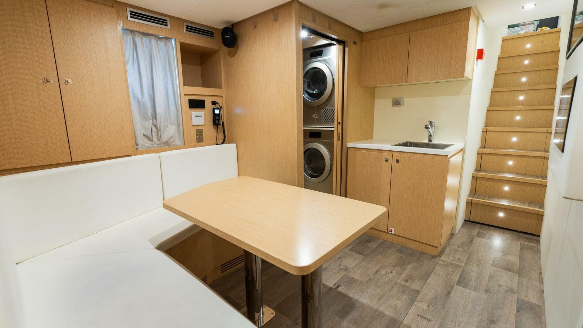 2024 Custom Line Navetta 33