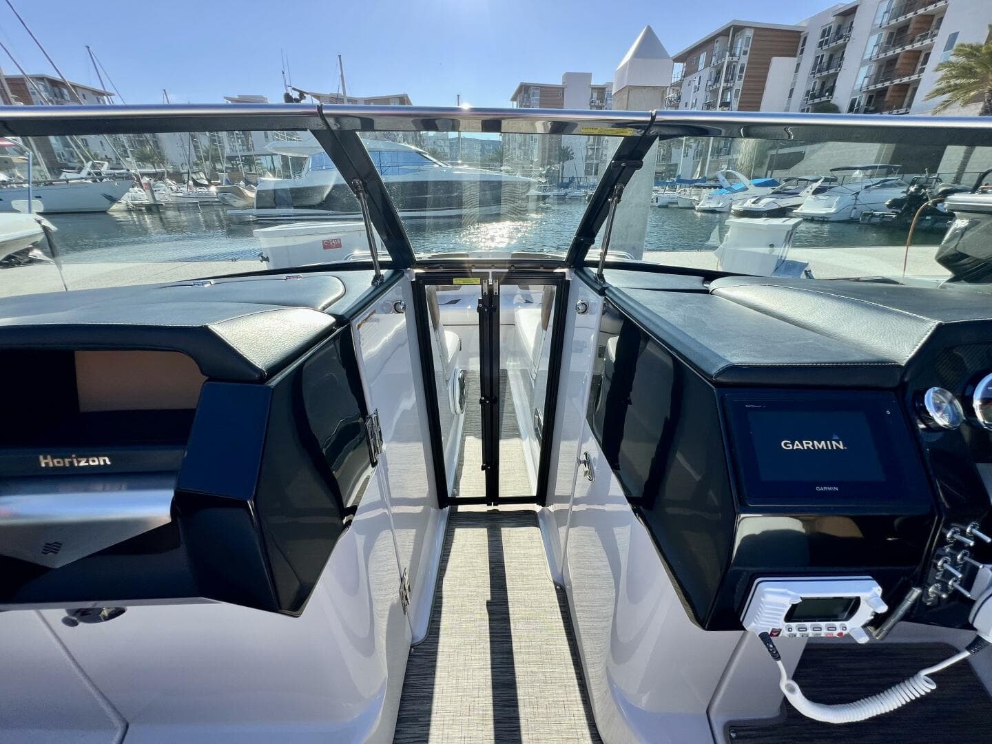 2019 Four Winns H290