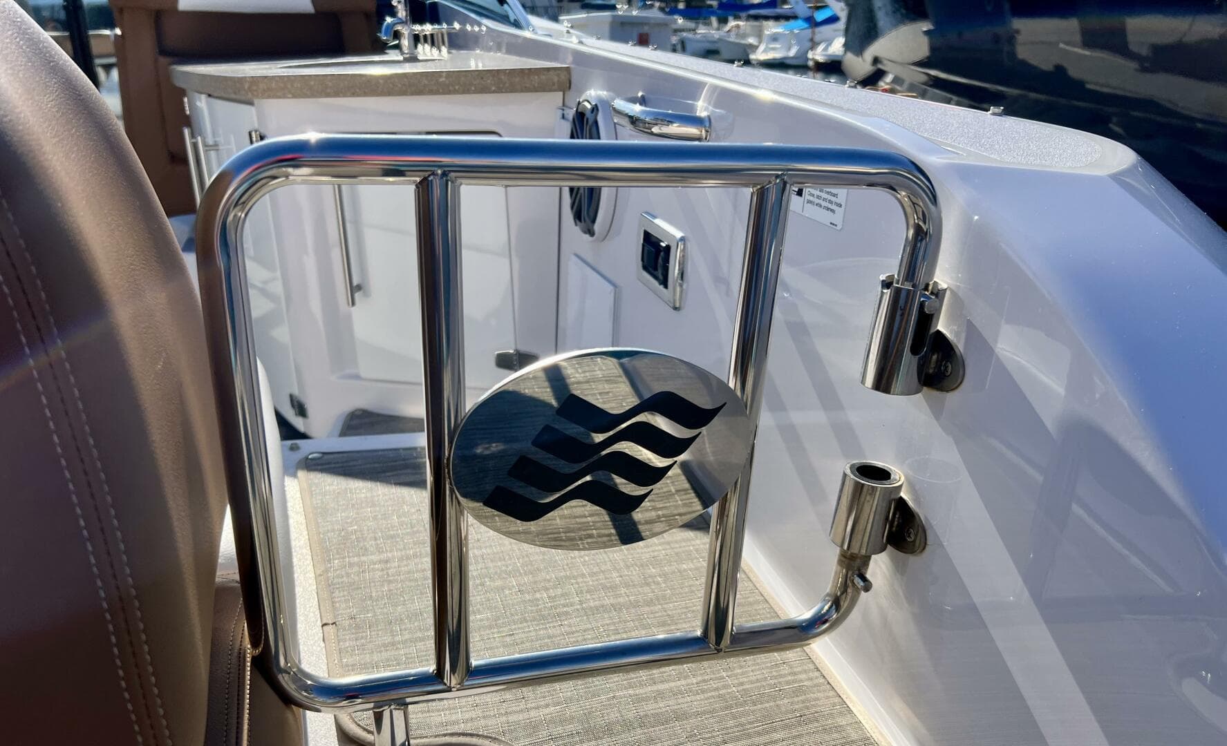 2019 Four Winns H290