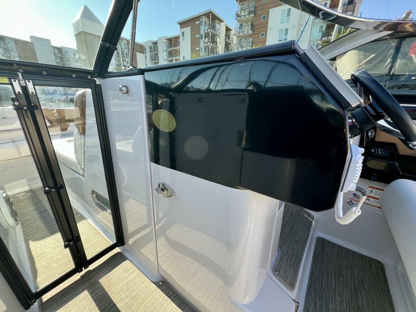 2019 Four Winns H290