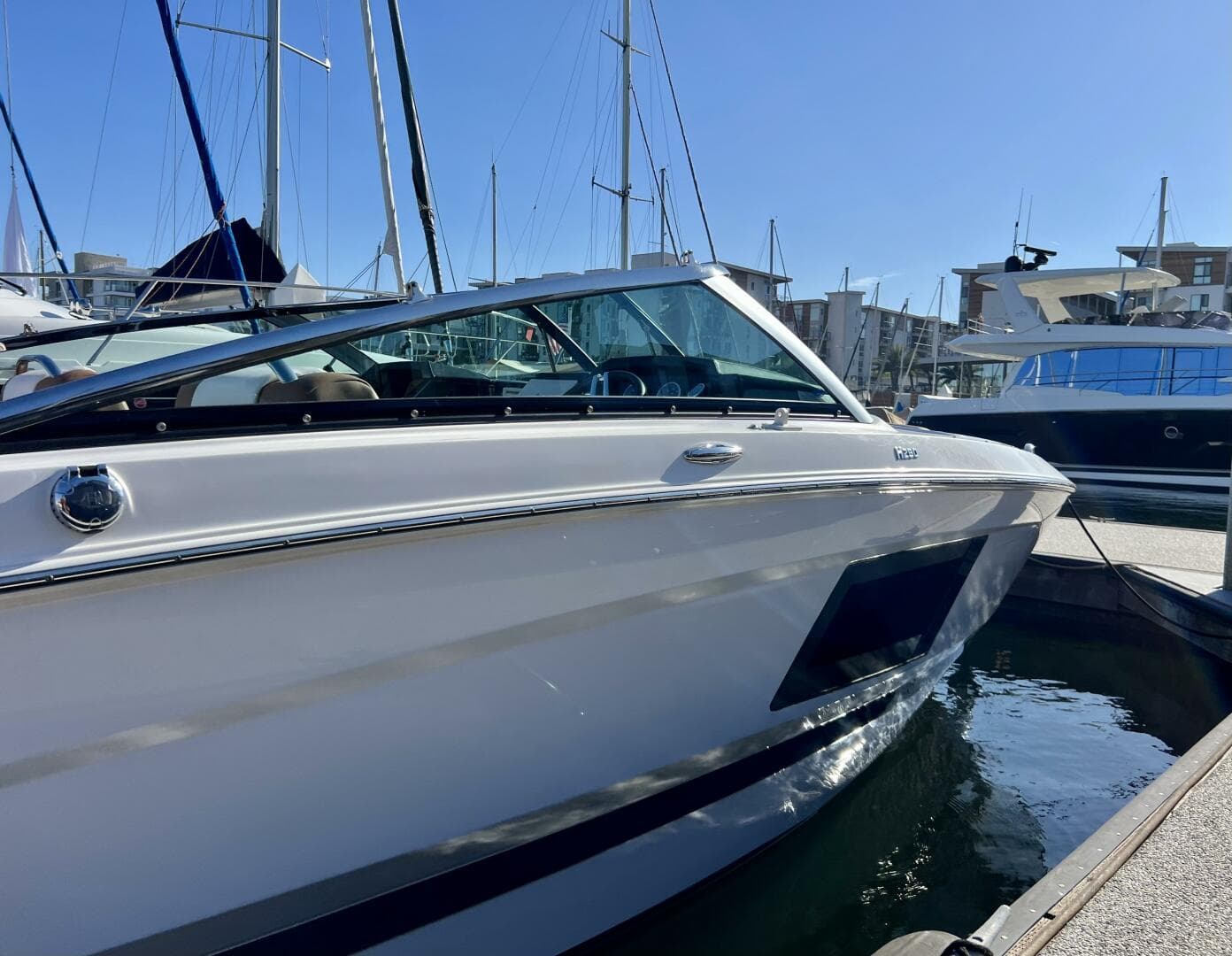 2019 Four Winns H290