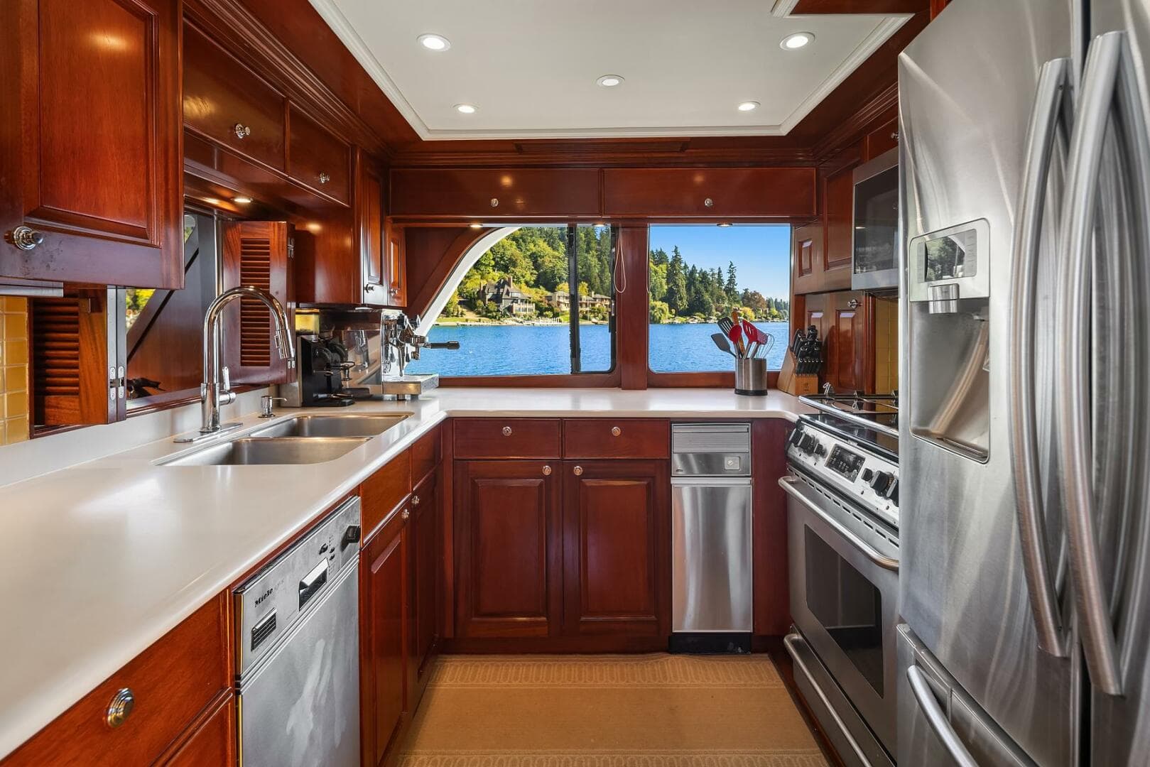 2001 Rayburn Custom Yachts Flush Deck