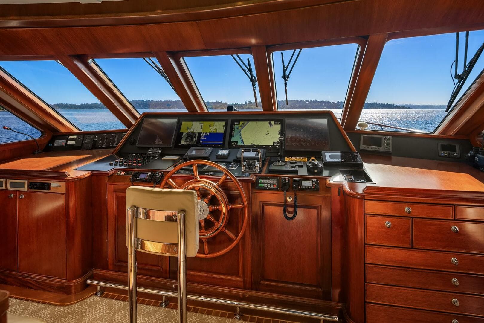 2001 Rayburn Custom Yachts Flush Deck
