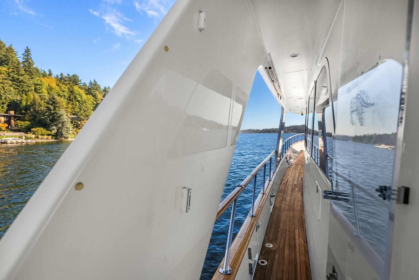 2001 Rayburn Custom Yachts Flush Deck