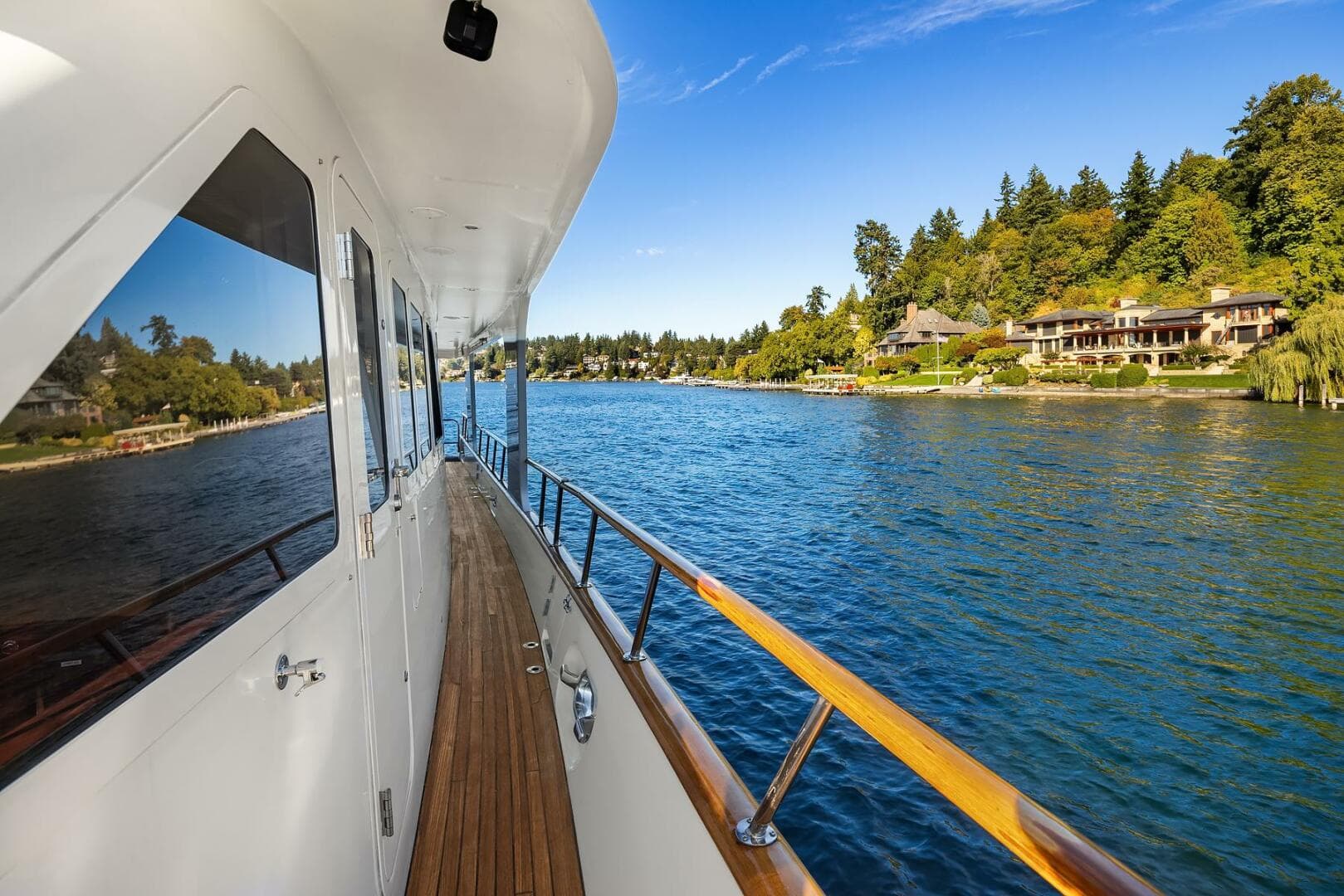 2001 Rayburn Custom Yachts Flush Deck