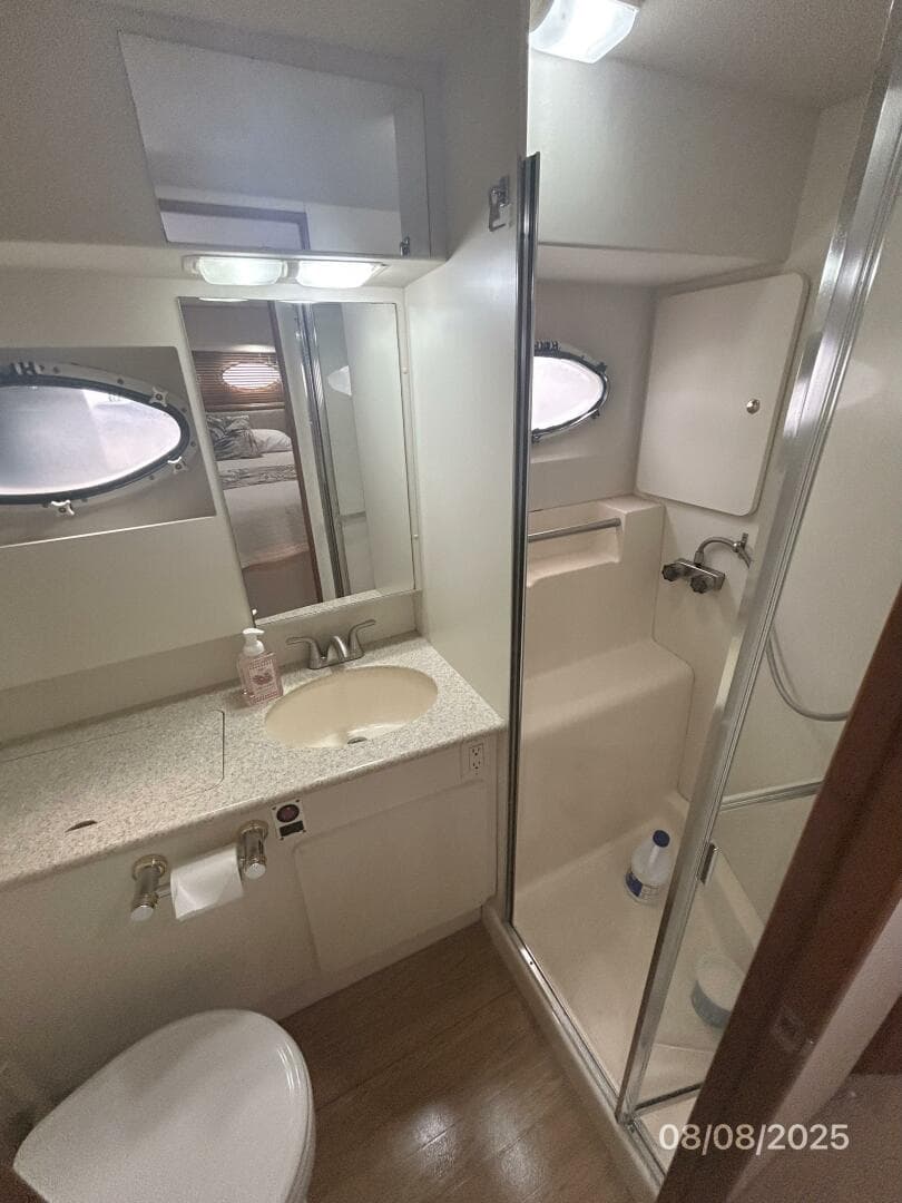 39' Silverton master stateroom head