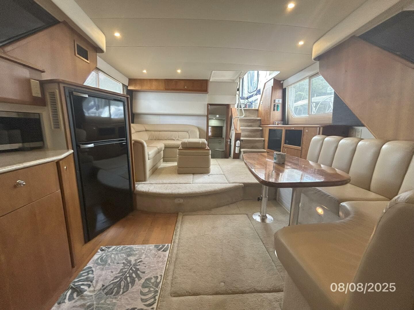 39' Silverton salon aft