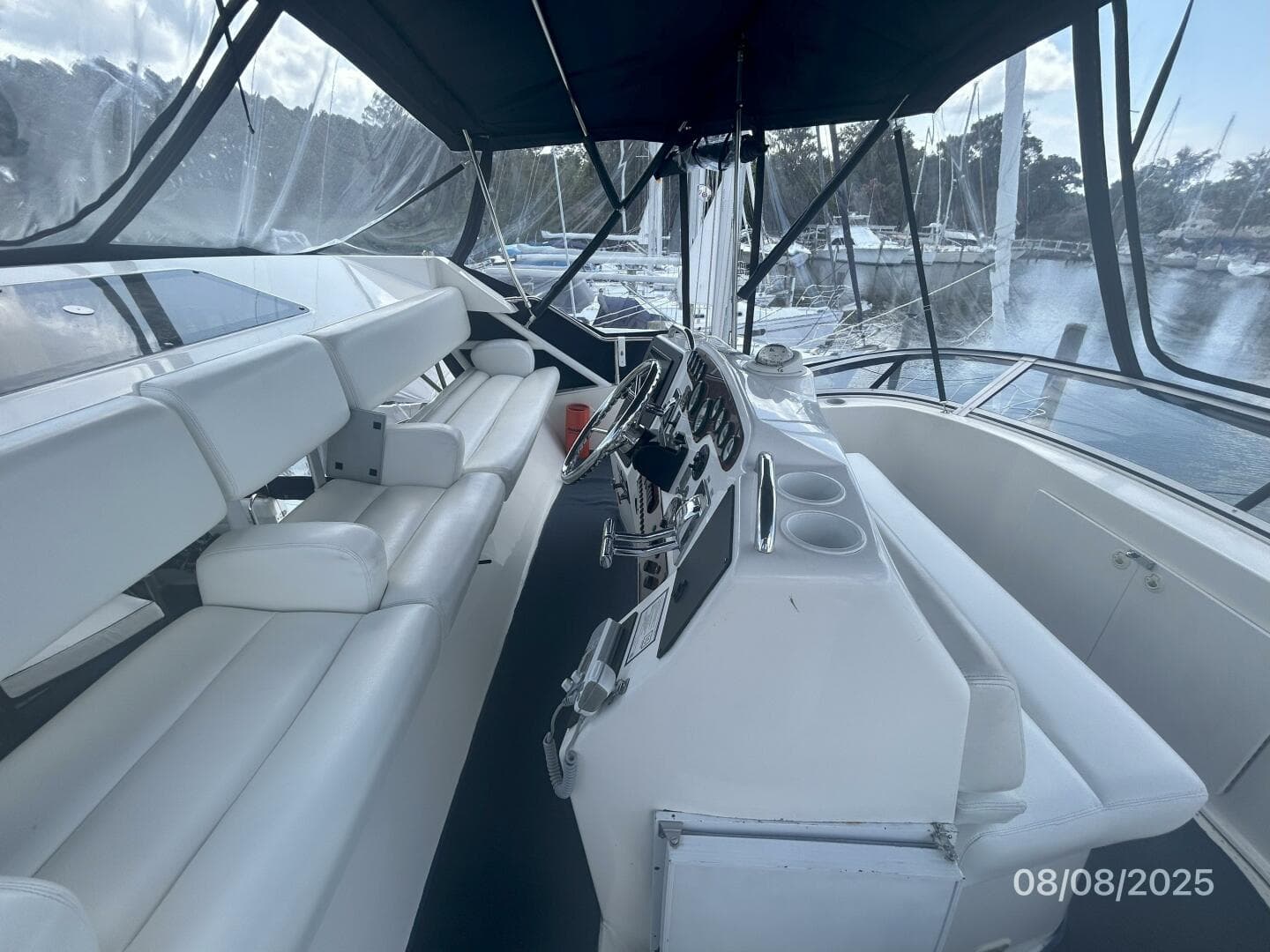 39' Silverton flybridge port