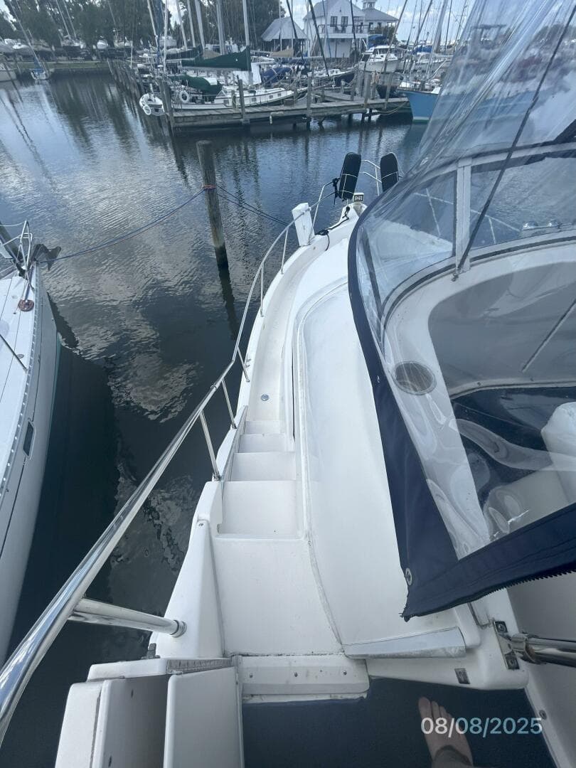 39' Silverton port side deck1