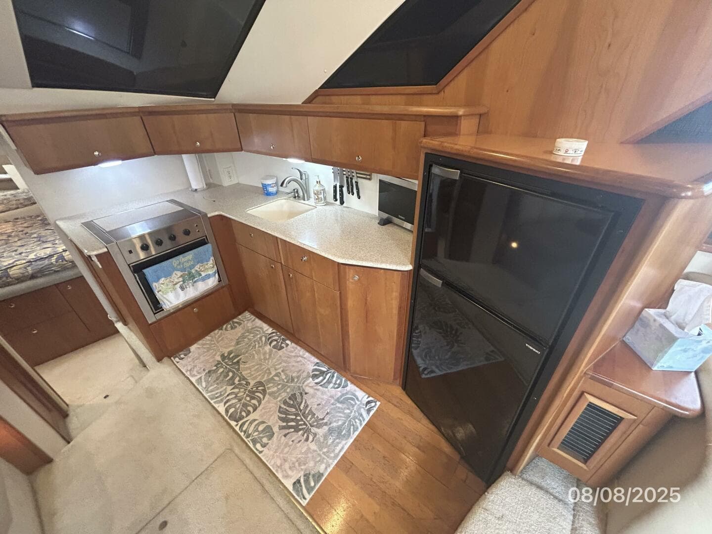 39' Silverton galley1