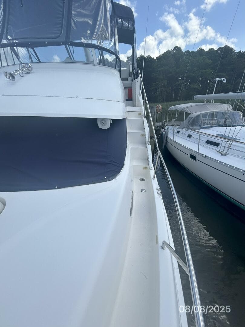 39' Silverton port side deck2