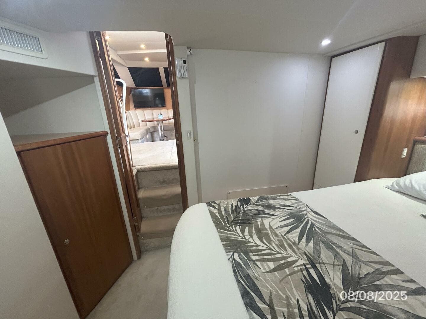39' Silverton master stateroom forward