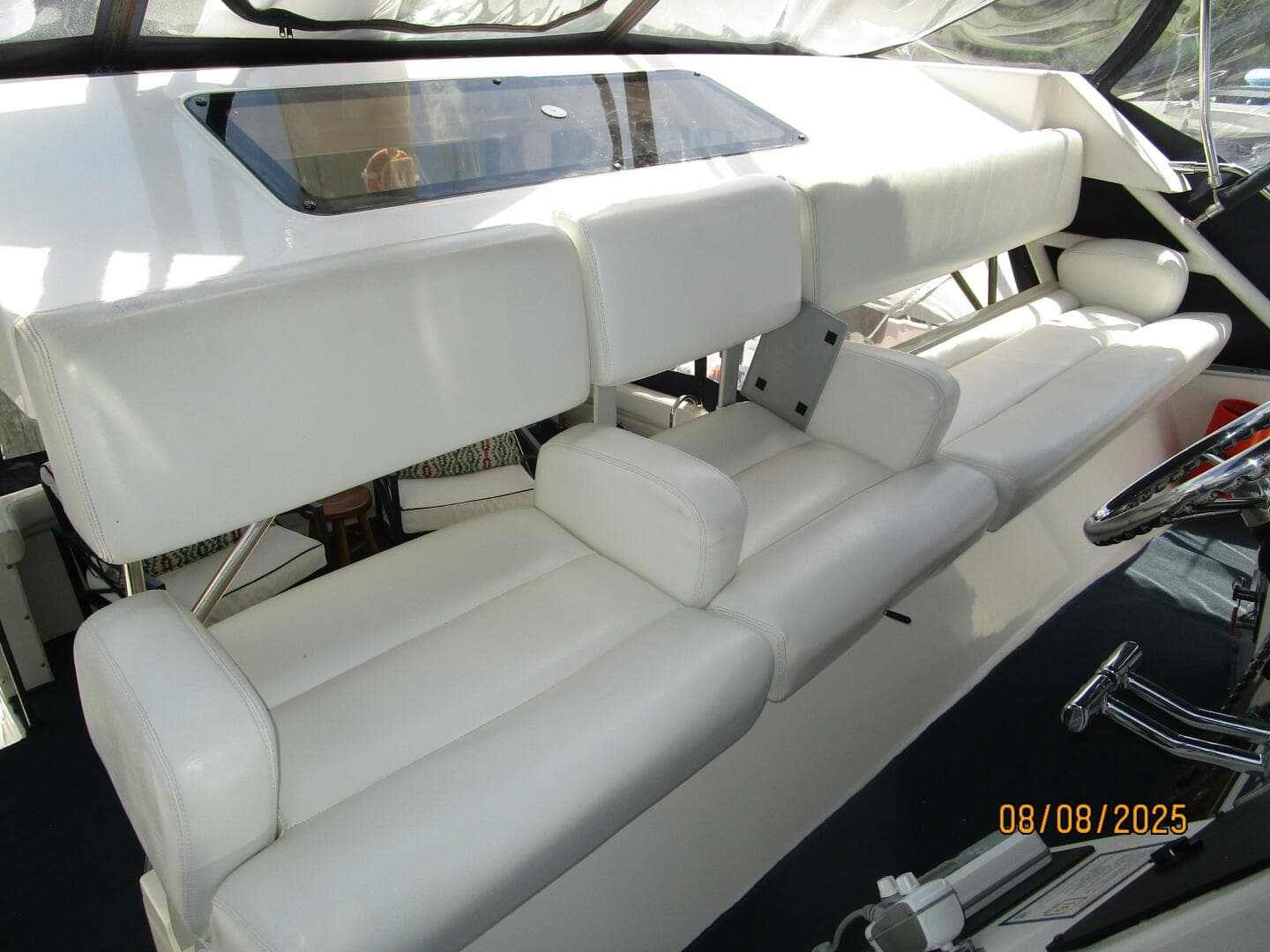 39' Silverton flybridge aft seating1