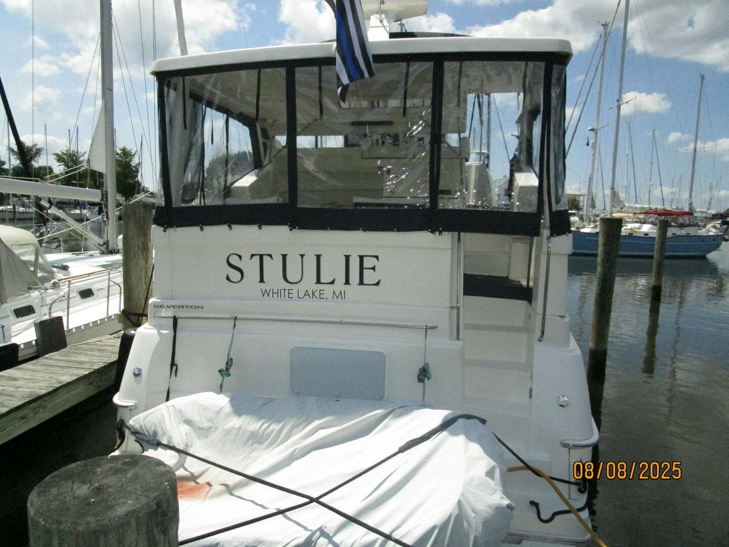 39' Silverton aft profile