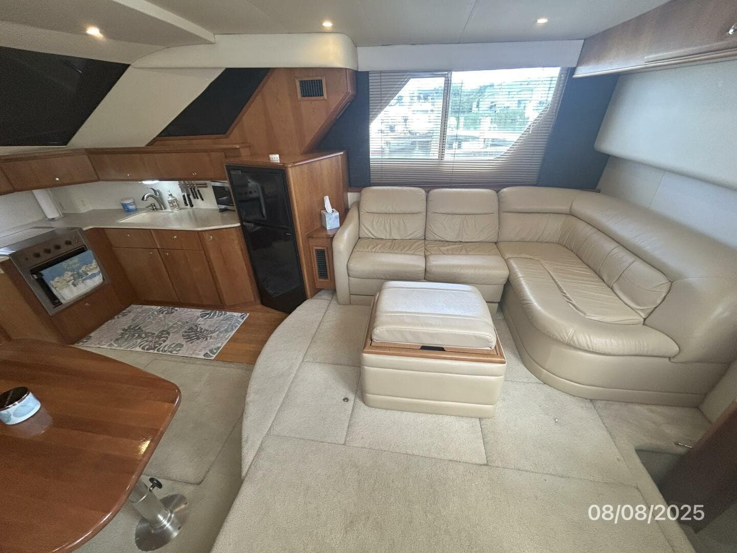 39' Silverton salon starboard