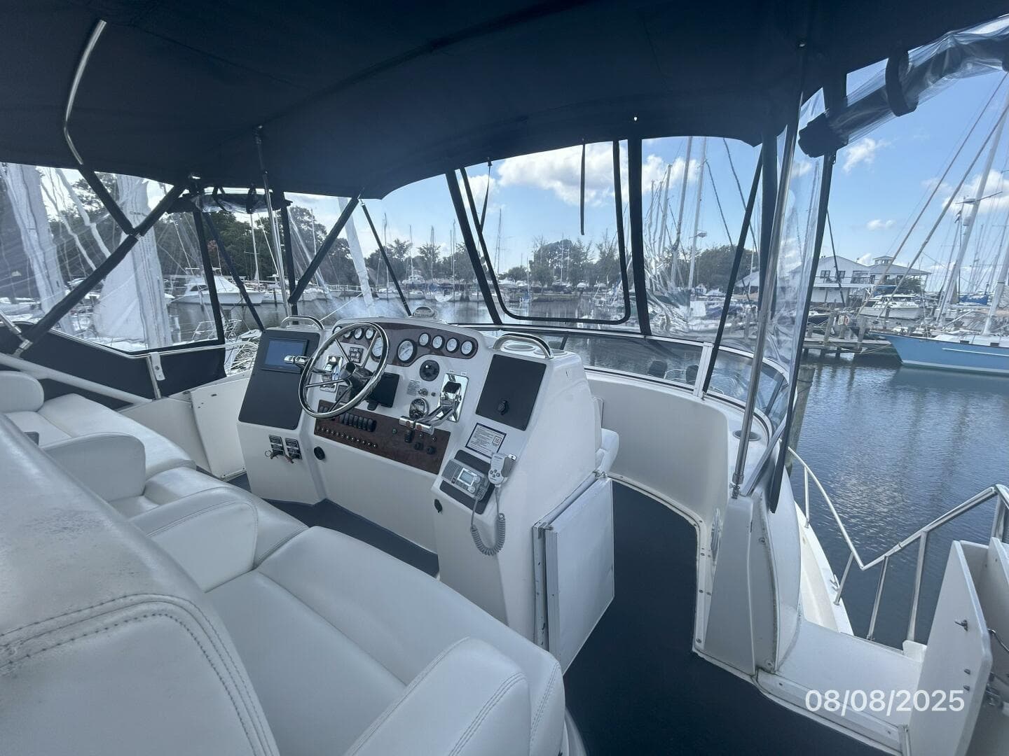 39' Silverton flybridge forward