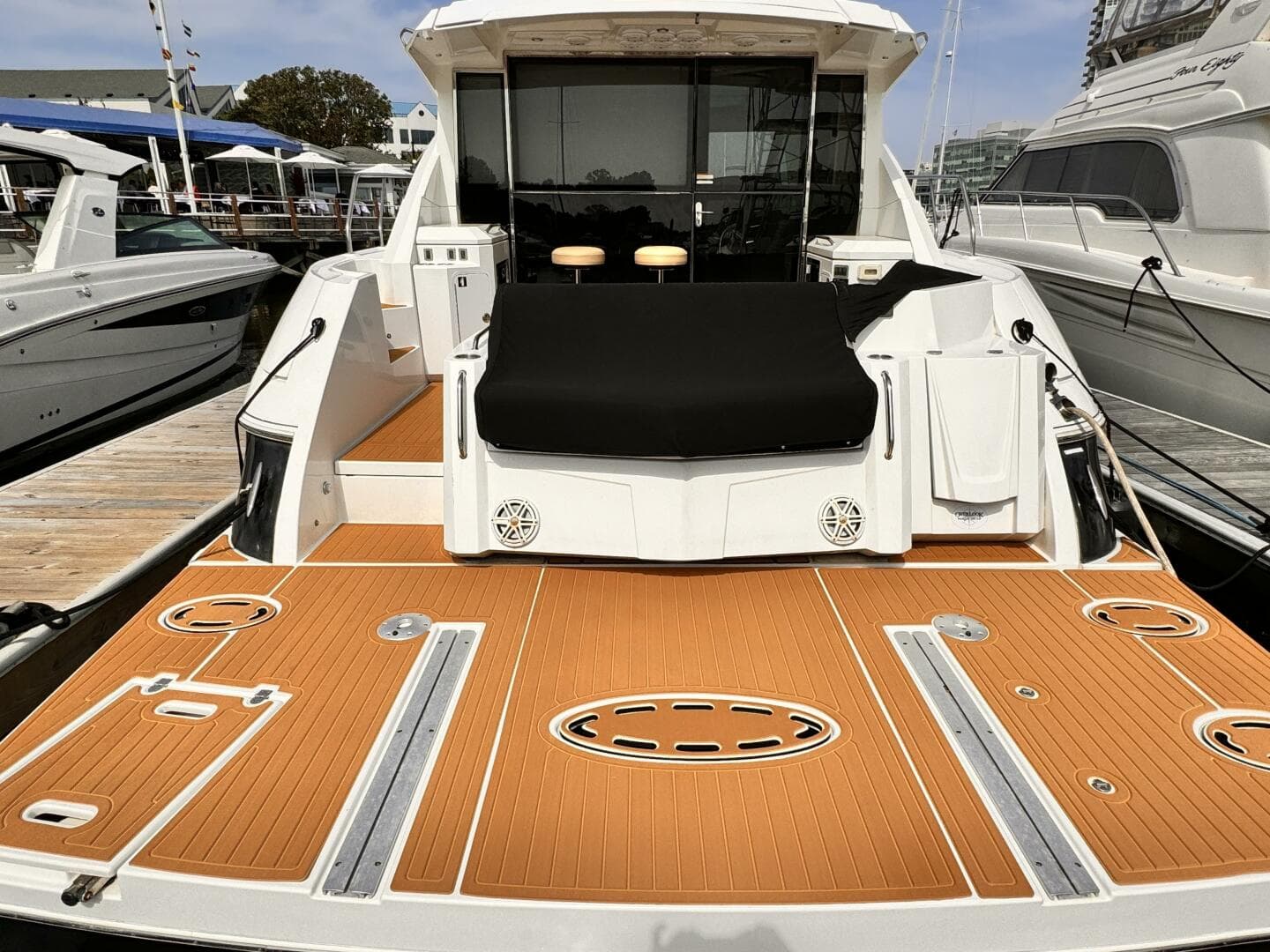 2014 Cruisers Yachts 45 Cantius