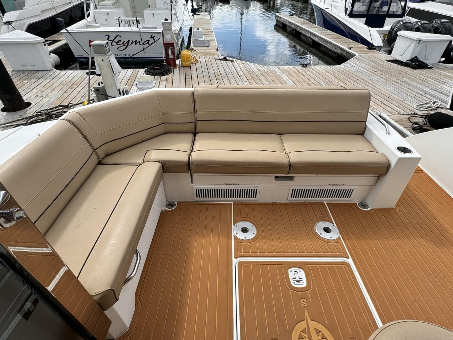 2014 Cruisers Yachts 45 Cantius