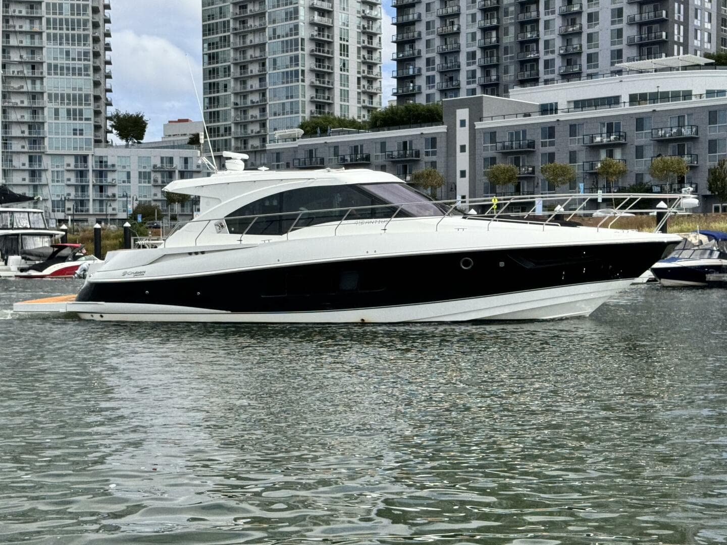 2014 Cruisers Yachts 45 Cantius