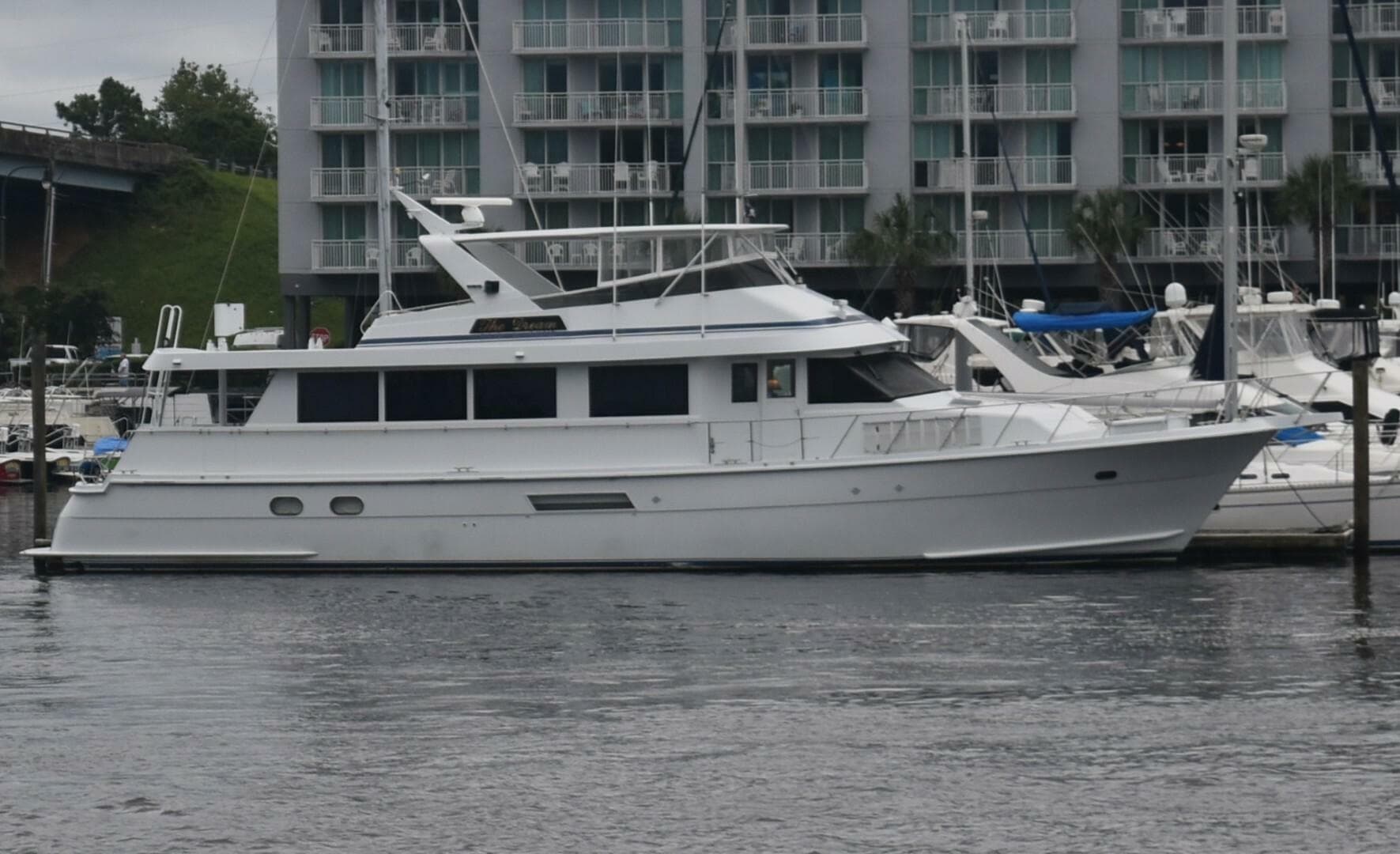 1998 Hatteras 74 Sportdeck