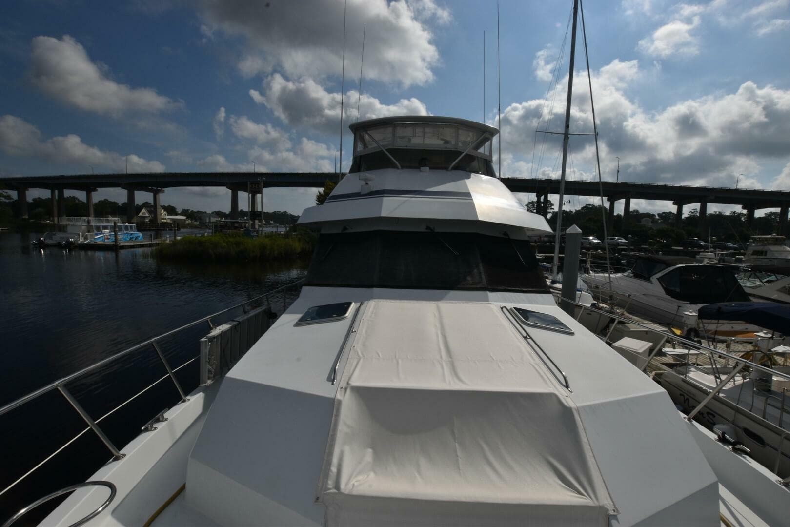 1998 Hatteras 74 Sportdeck