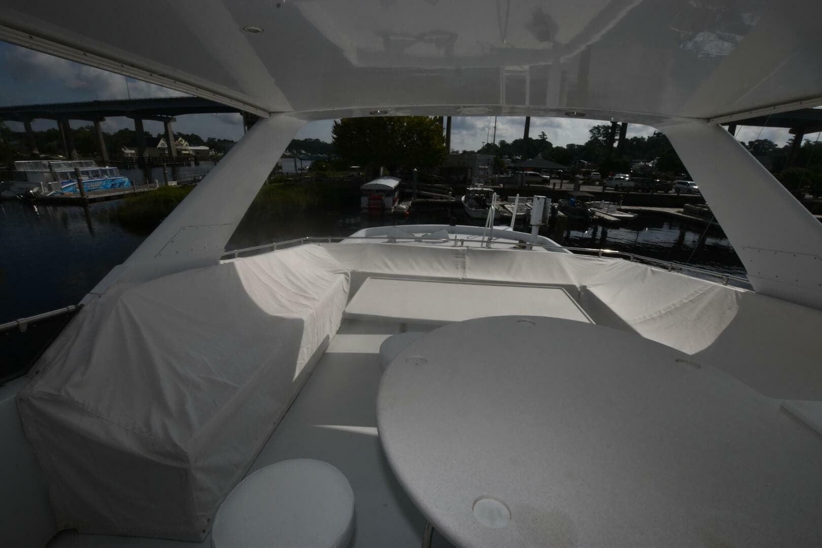 1998 Hatteras 74 Sportdeck