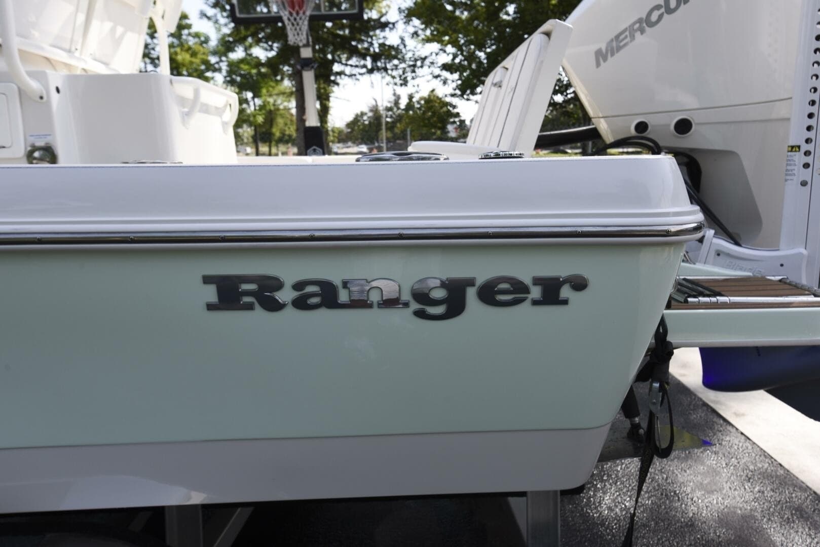 2022 Ranger 2360 Bay