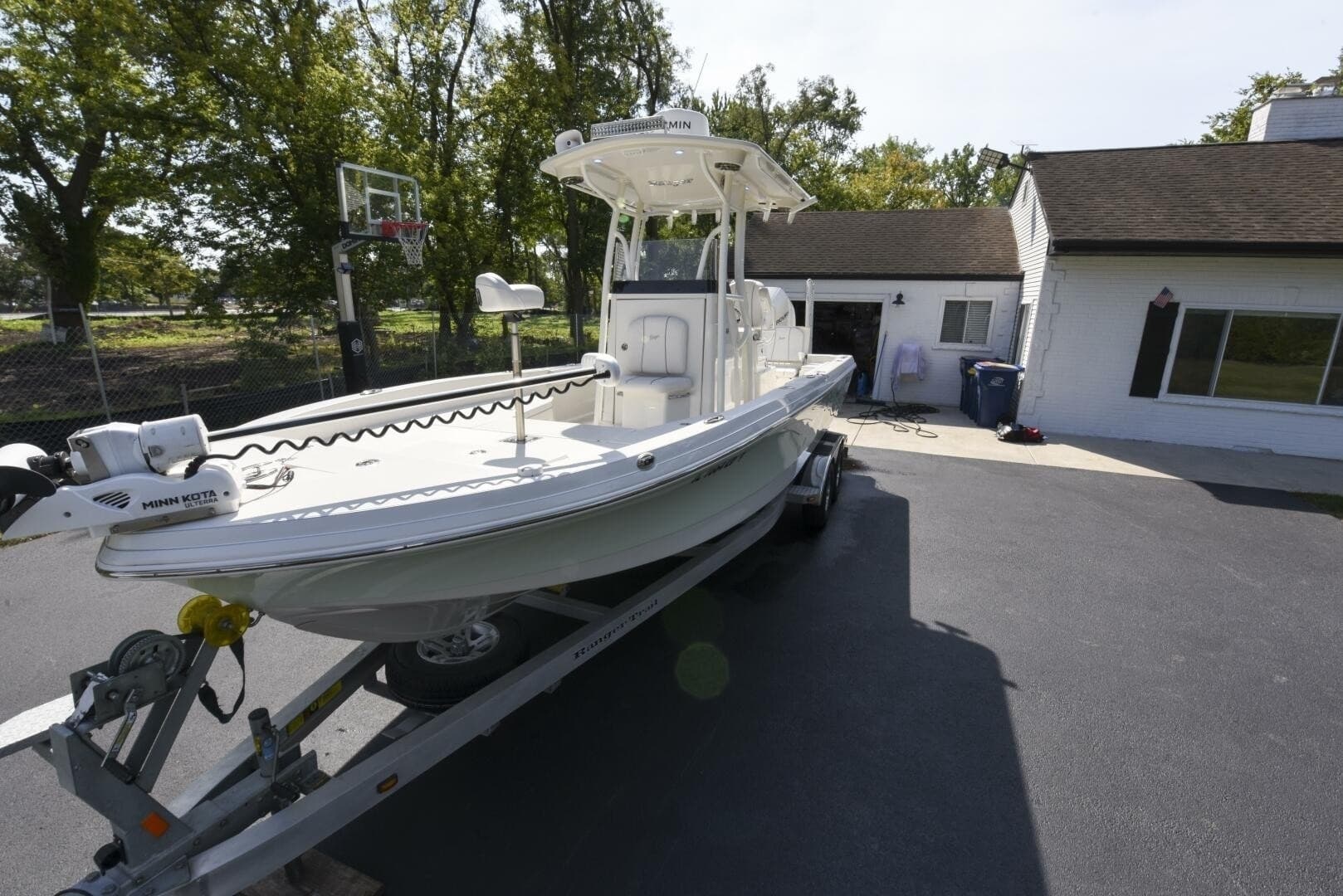 2022 Ranger 2360 Bay