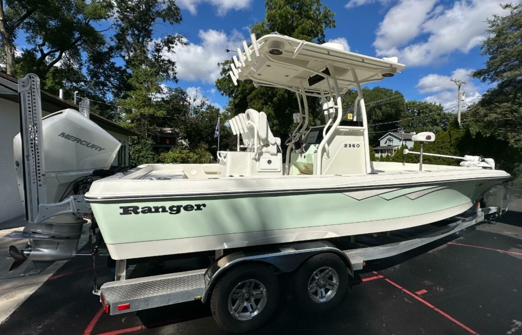 2022 Ranger 2360 Bay