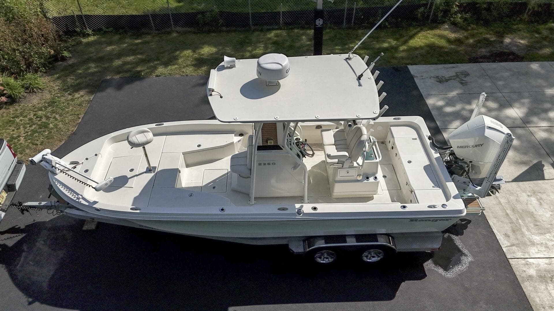 2022 Ranger 2360 Bay