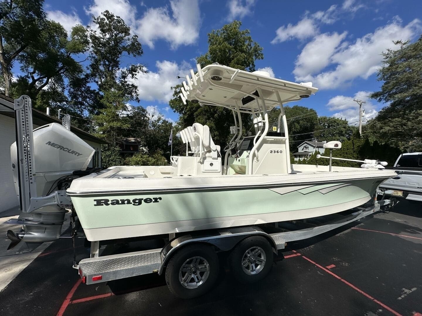 2022 Ranger 2360 Bay
