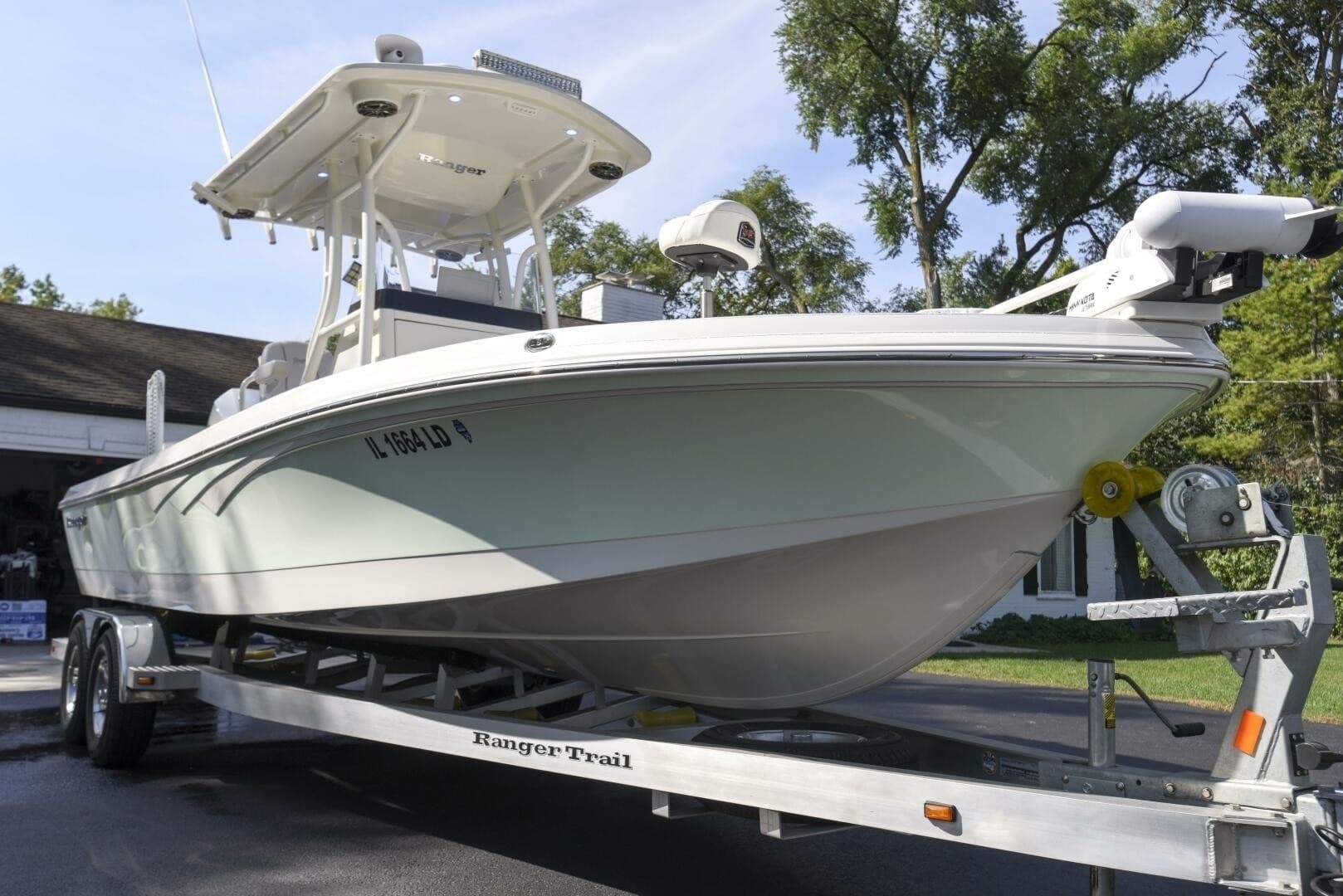 2022 Ranger 2360 Bay