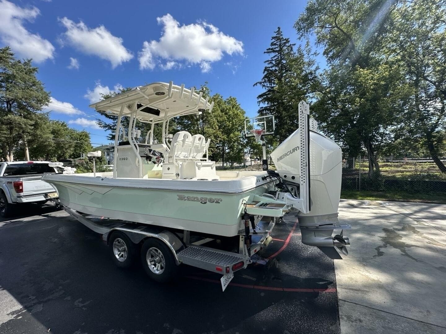 2022 Ranger 2360 Bay