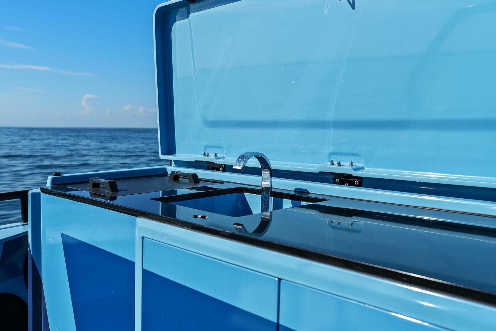 2022 Axopar Brabus Shadow 500 TT - Wet Bar