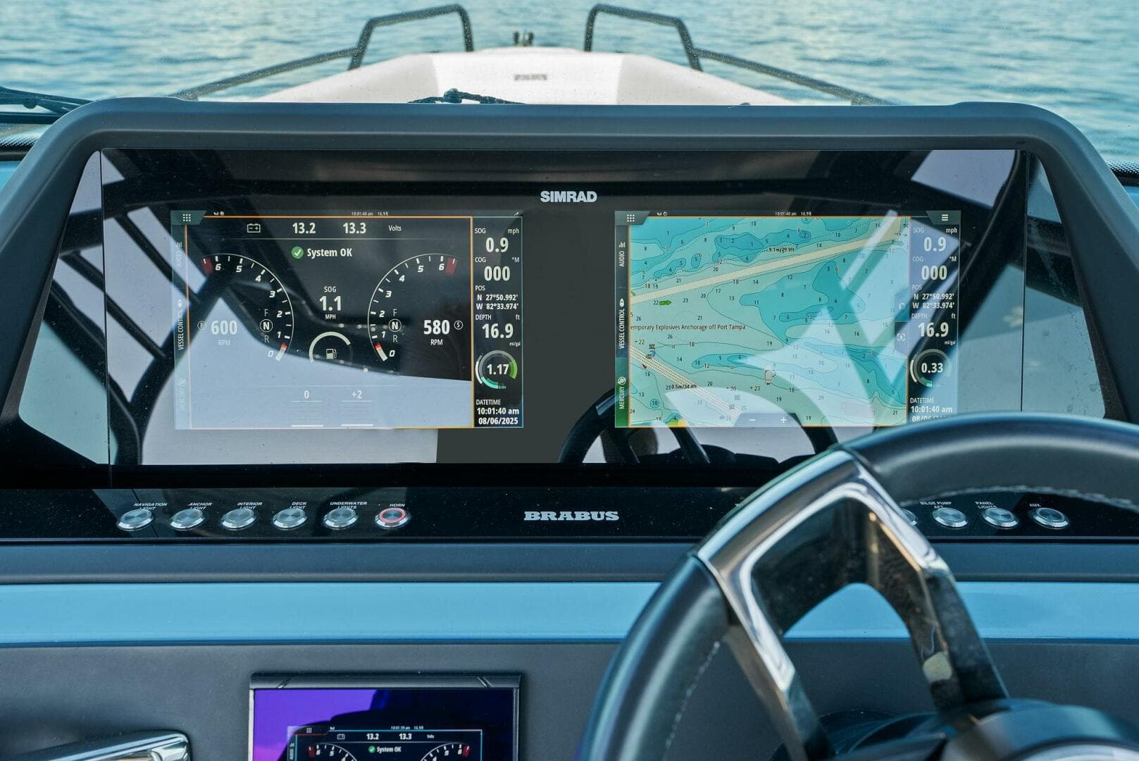 2022 Axopar Brabus Shadow 500 TT - Helm Displays