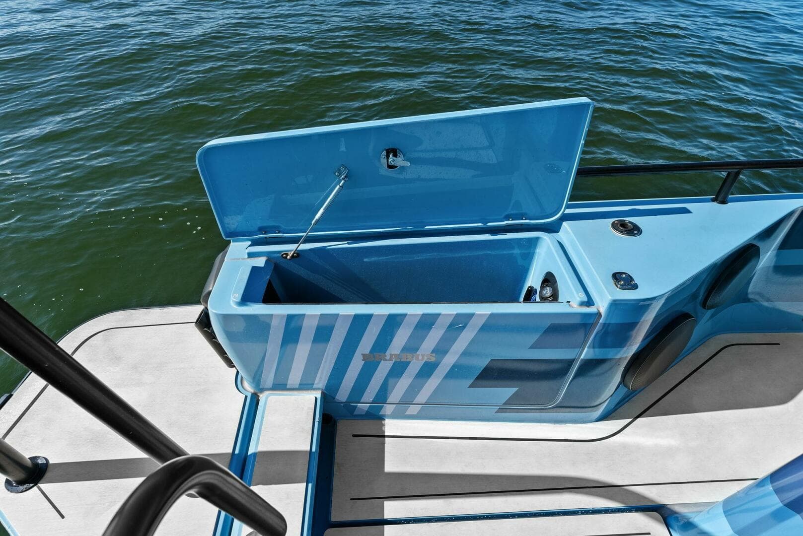 2022 Axopar Brabus Shadow 500 TT - Port Storage 