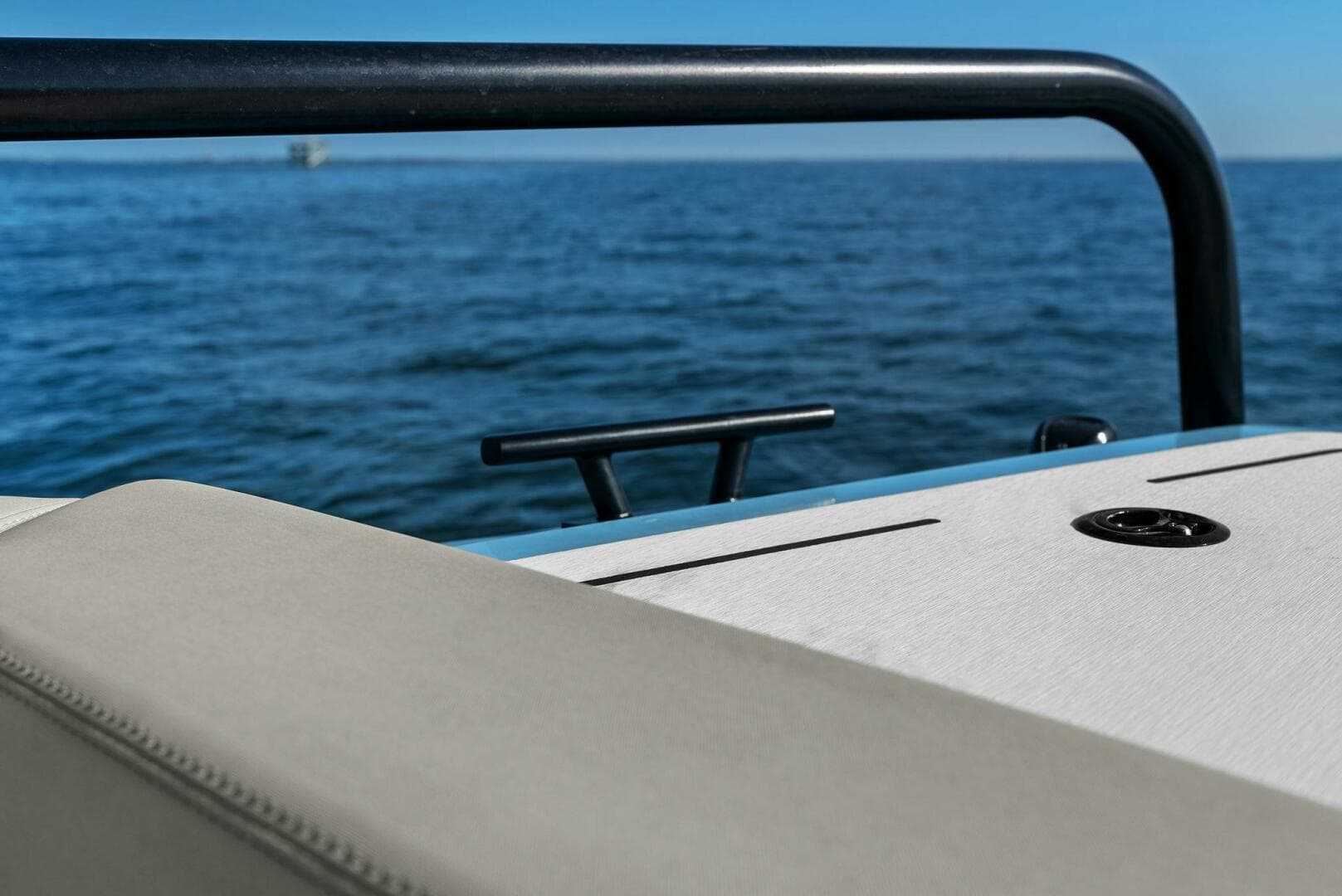 2022 Axopar Brabus Shadow 500 TT - Bow 