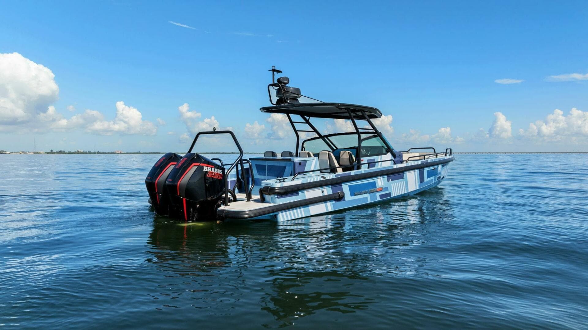 2022 Axopar Brabus Shadow 500 TT - Starboard 3/4 Stern