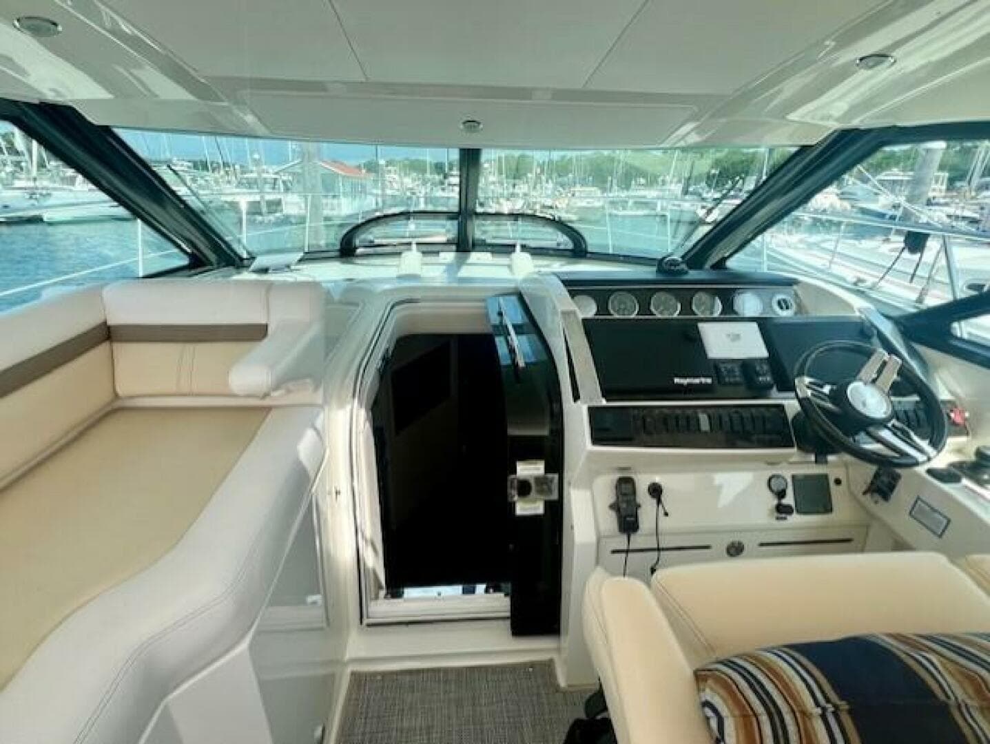 2013 Sea Ray 410 Sundancer