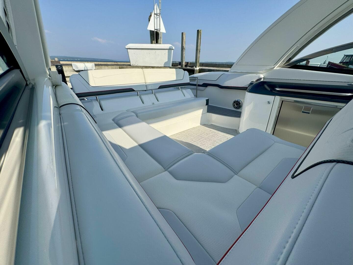 2024 Formula 350 Crossover Bowrider