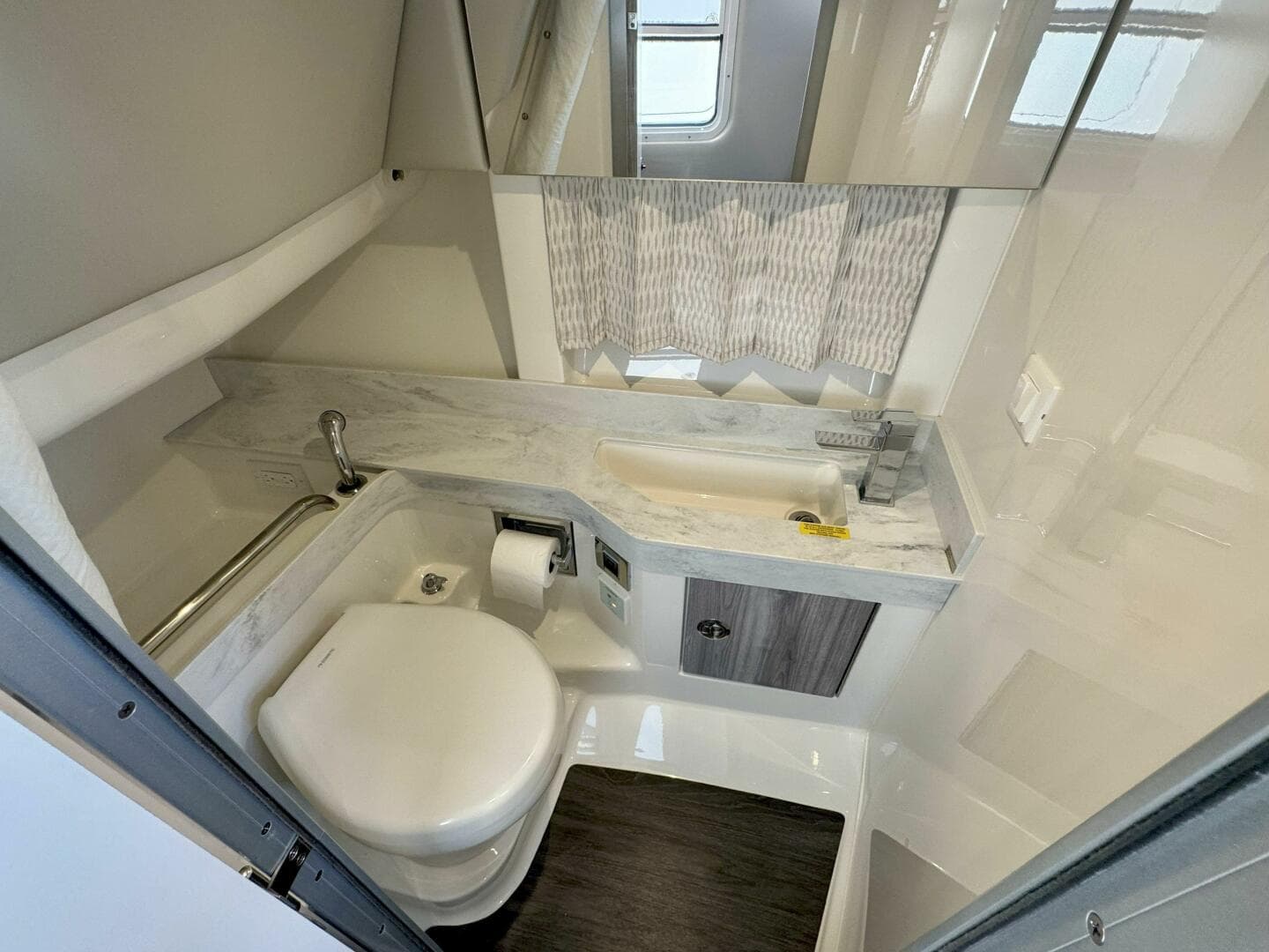 2024 Formula 350 Crossover Bowrider