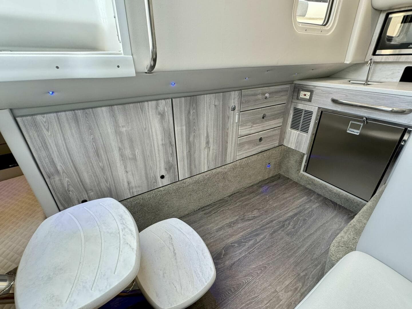 2024 Formula 350 Crossover Bowrider