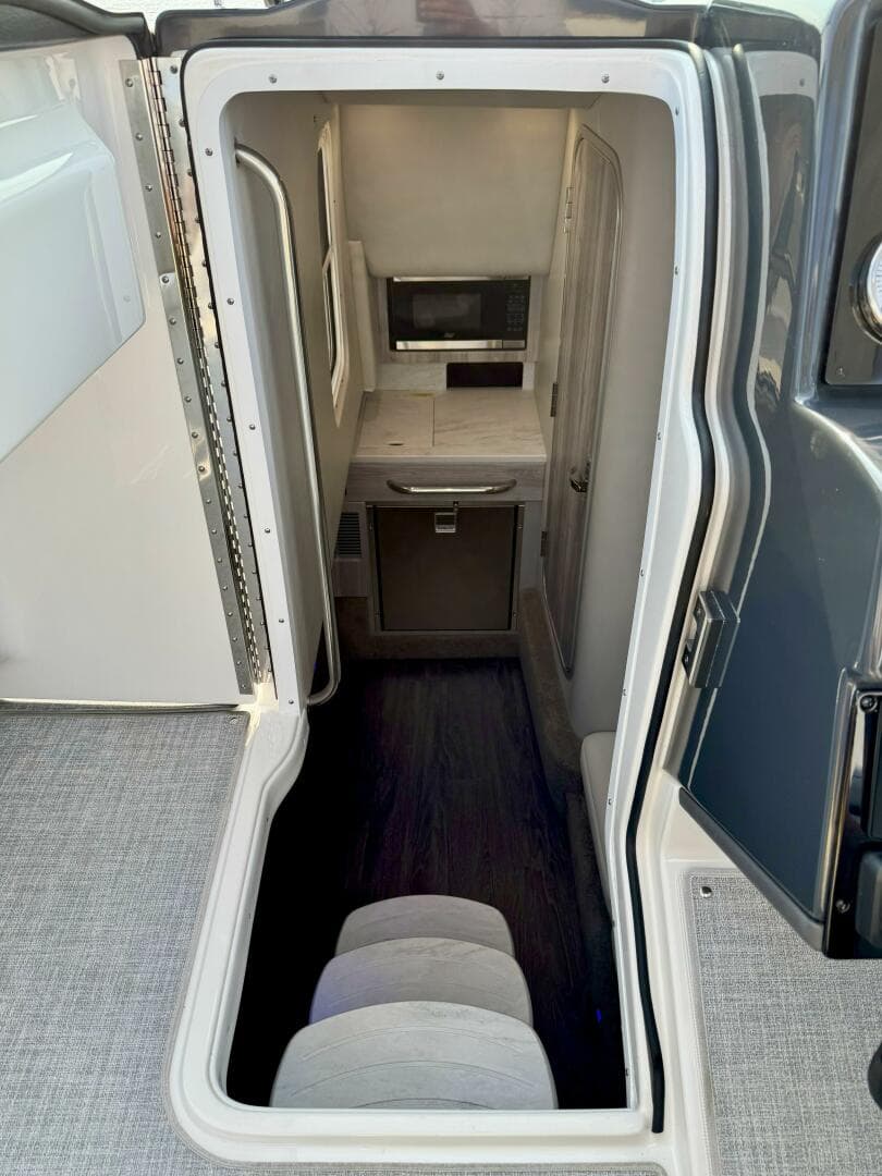 2024 Formula 350 Crossover Bowrider