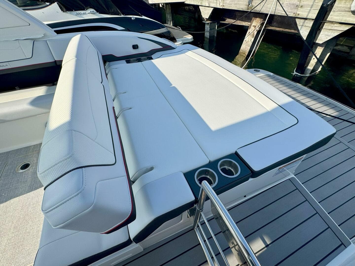 2024 Formula 350 Crossover Bowrider