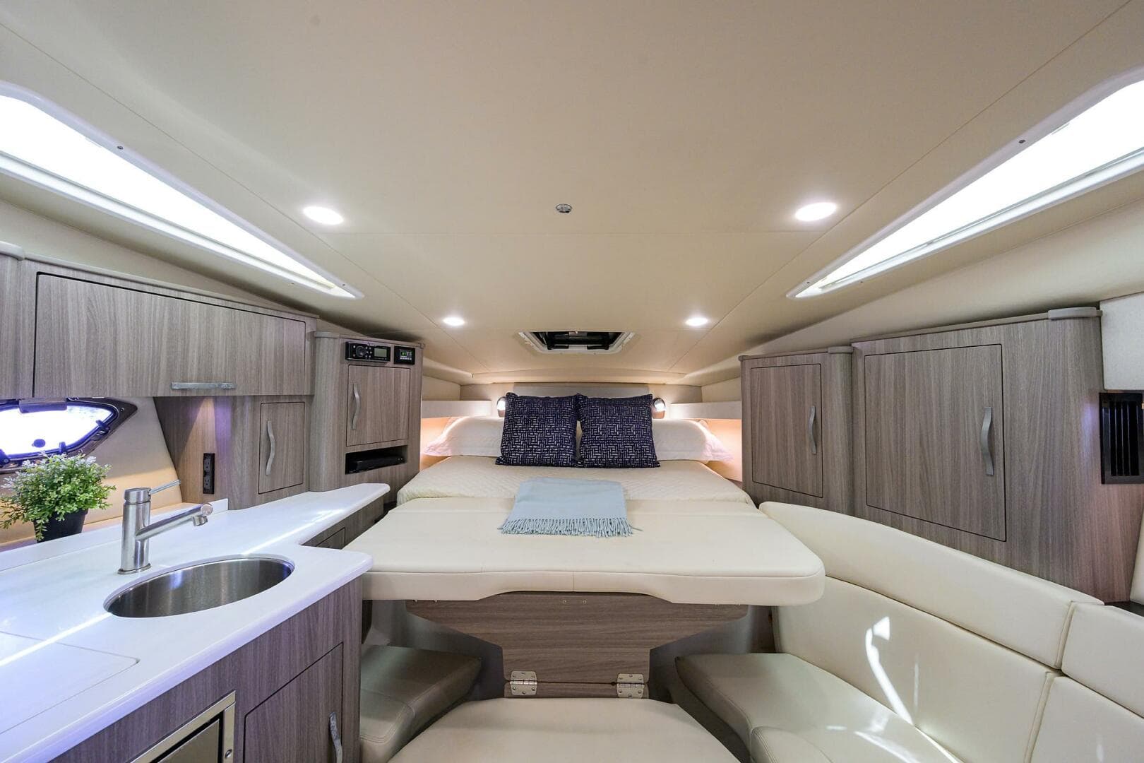 2020 Regal 35 Sport Coupe